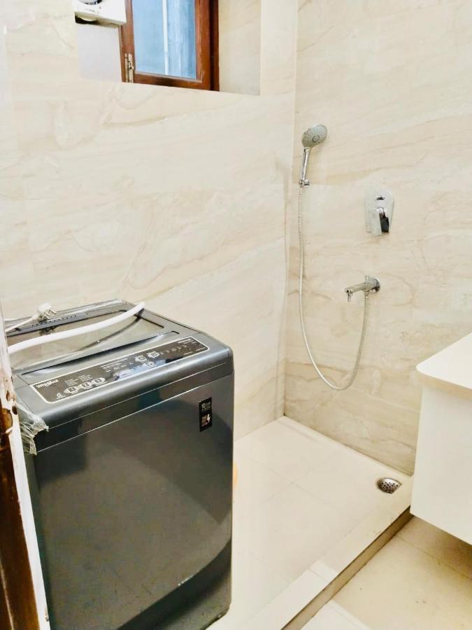 Fortune Home Service Apartment 2Bhk,E28 Saket 2A نيودلهي المظهر الخارجي الصورة