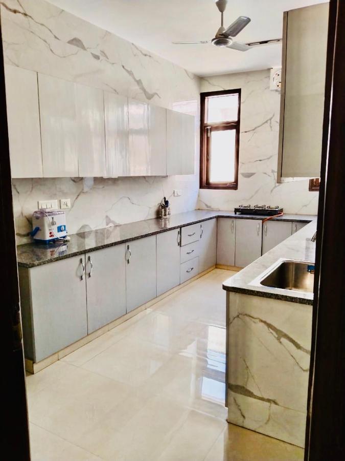 Fortune Home Service Apartment 2Bhk,E28 Saket 2A نيودلهي المظهر الخارجي الصورة