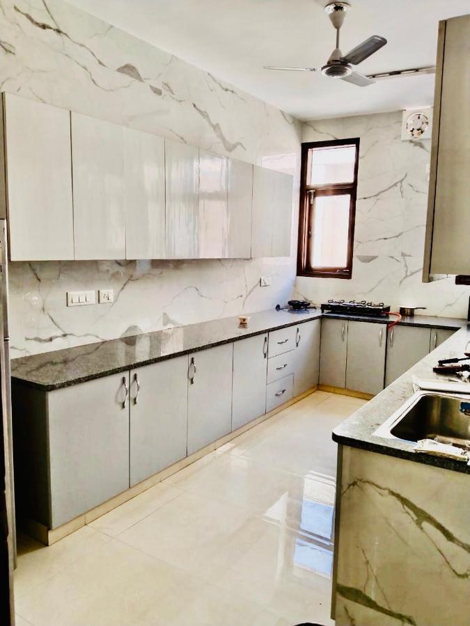 Fortune Home Service Apartment 2Bhk,E28 Saket 2A نيودلهي المظهر الخارجي الصورة