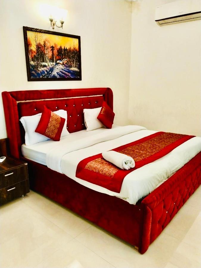 Fortune Home Service Apartment 2Bhk,E28 Saket 2A نيودلهي المظهر الخارجي الصورة