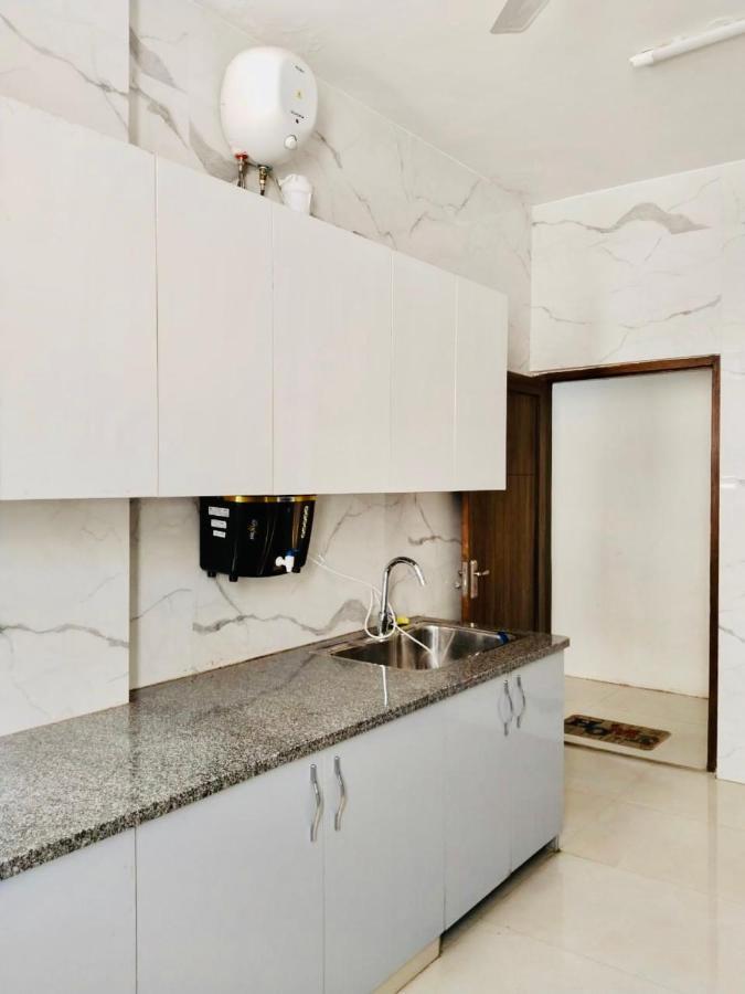 Fortune Home Service Apartment 2Bhk,E28 Saket 2A نيودلهي المظهر الخارجي الصورة