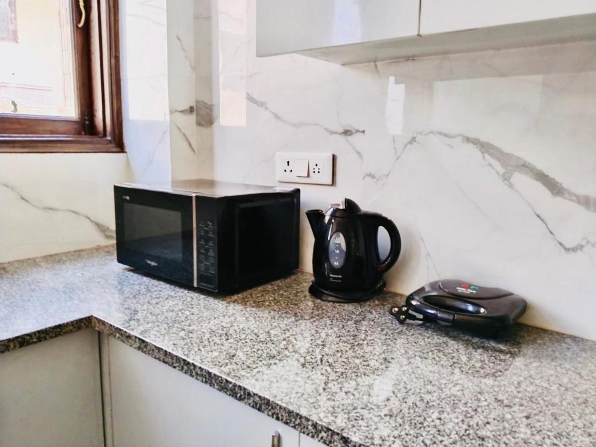 Fortune Home Service Apartment 2Bhk,E28 Saket 2A نيودلهي المظهر الخارجي الصورة